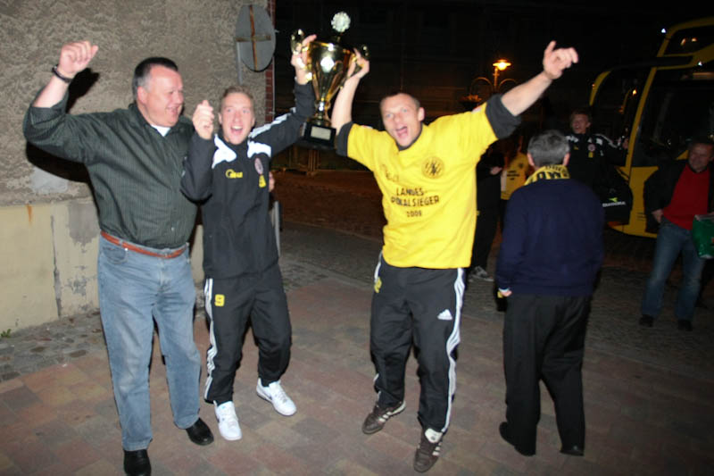 090527 ab NEUST-TORG-1259