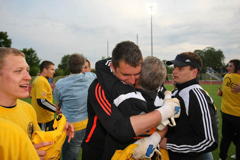 090527 ab NEUST-TORG-1581