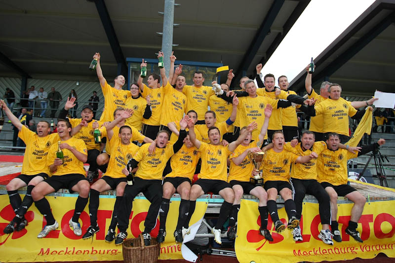 090527 ab NEUST-TORG-1749