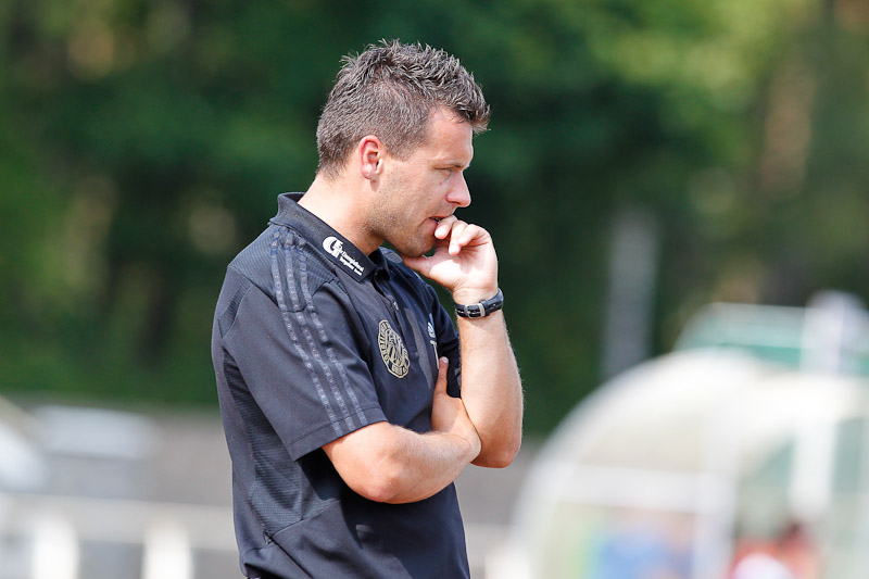 ab110806 TorTuer -390