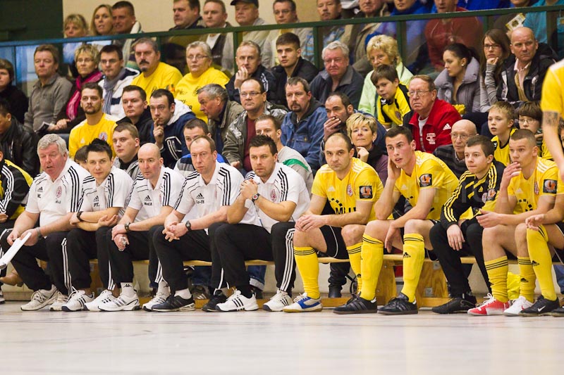 ab120114 MELE-CUP 091